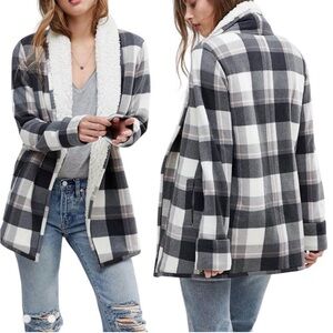 Abercrombie & Fitch Womens Sherpa Lined Plaid Jacket Size M Gray Coatigan Co